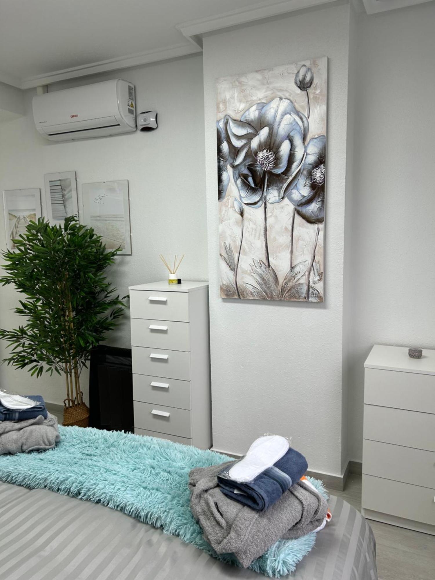 Skyline 21 Apartman Torrevieja Kültér fotó